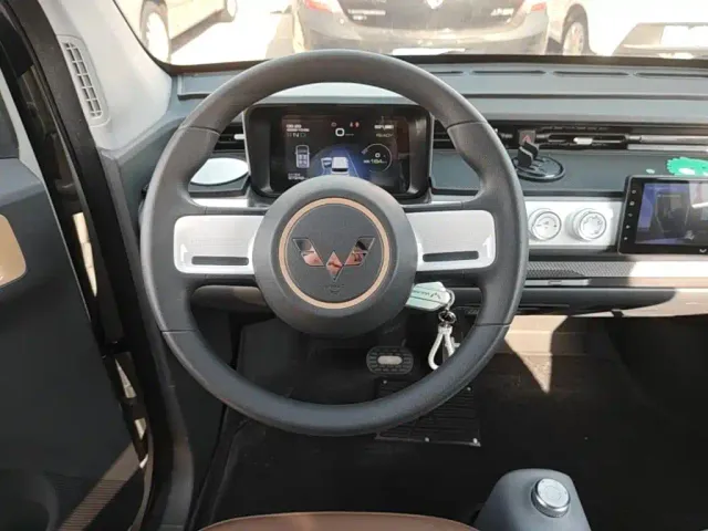 Wuling Hongguang Mini EV — Фото автомобиля 10