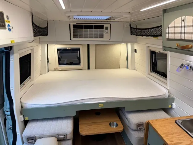 Maxus V80 RV — Фото автомобиля 21
