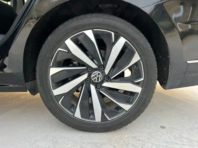 Volkswagen Passat — Фото автомобиля 21