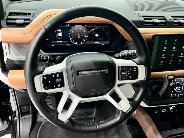 Land Rover Defender — Фото автомобиля 15