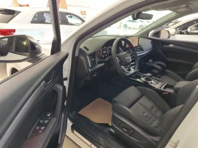 Audi Q5L — Фото автомобиля 11