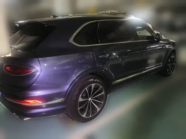 Bentley Bentayga — Фото автомобиля 2