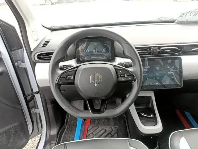Leapmotor T03 — Фото автомобиля 10