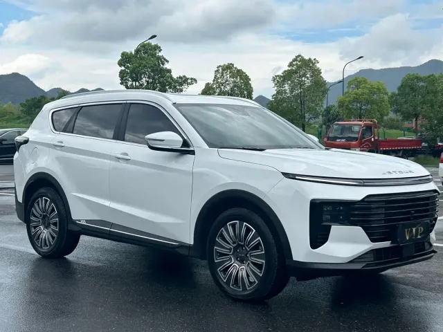 Jetour X70 Plus — Фото автомобиля 2