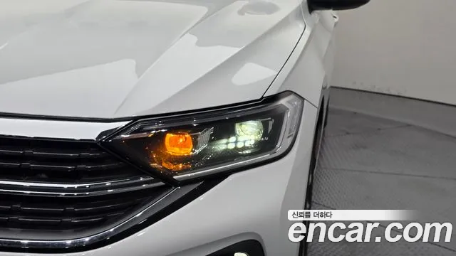 Volkswagen Jetta — Фото автомобиля 18