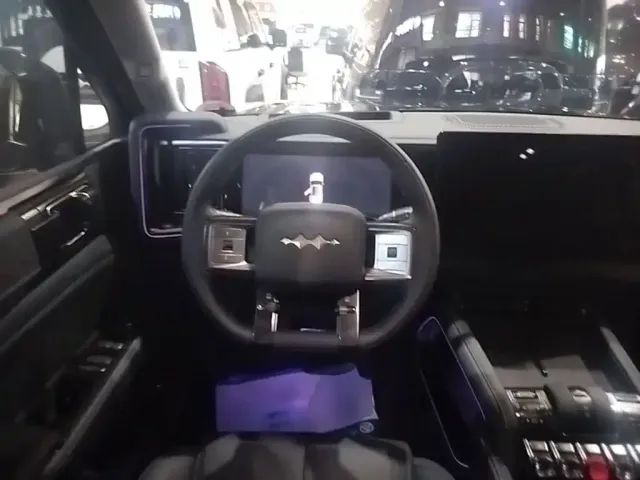 BYD FangChengBao Leopard 5 — Фото автомобиля 10