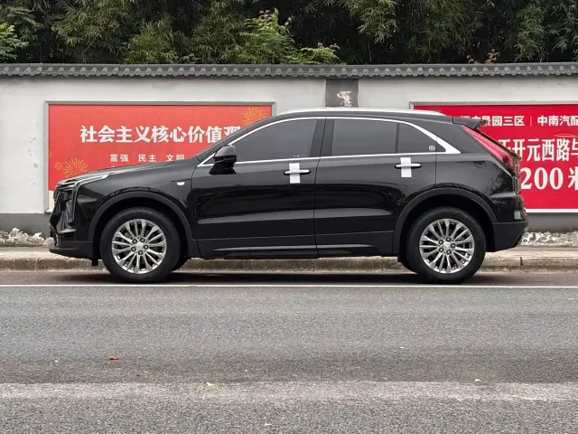 Cadillac XT4 — Фото автомобиля 3