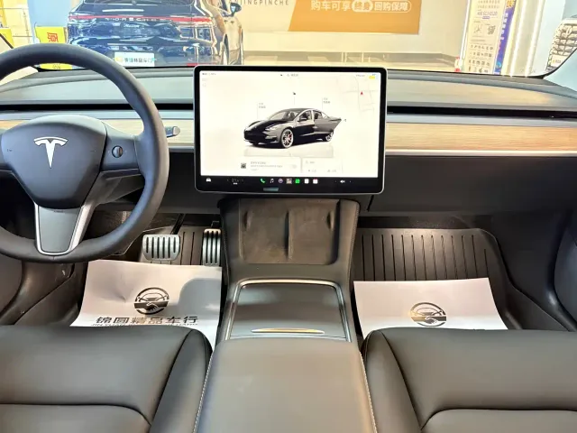 Tesla Model 3 — Фото автомобиля 13