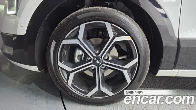 Kia Niro The All New Niro Signature — Фото автомобиля 5