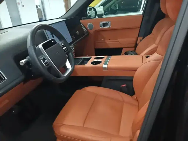 Li Auto L8 — Фото автомобиля 14