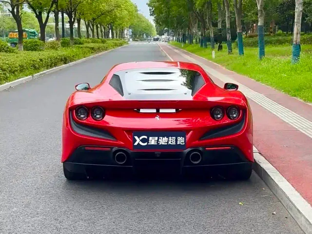 Ferrari F8 — Фото автомобиля 3