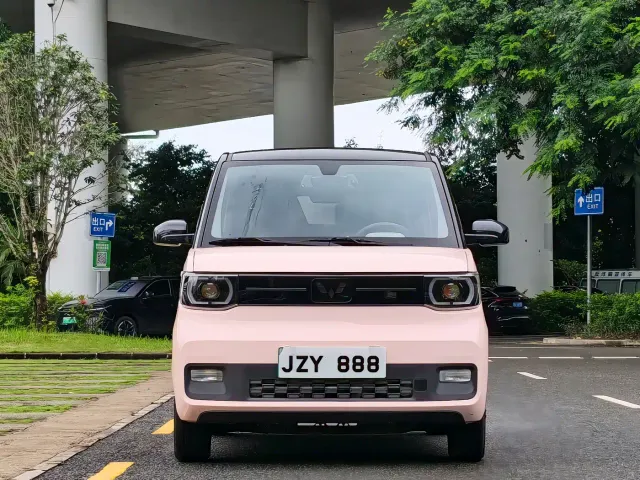 Wuling Hongguang Mini EV — Фото автомобиля 2