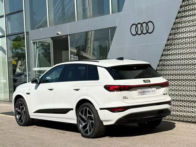 Audi Q6L e-tron — Фото автомобиля 4