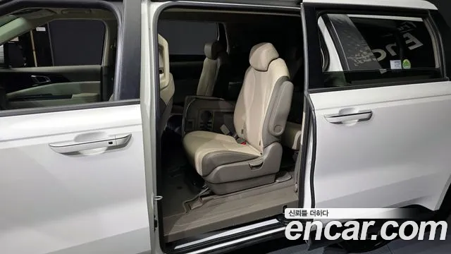 Kia Canival Carnival 4 поколение 11 мест Prestige — Фото автомобиля 11