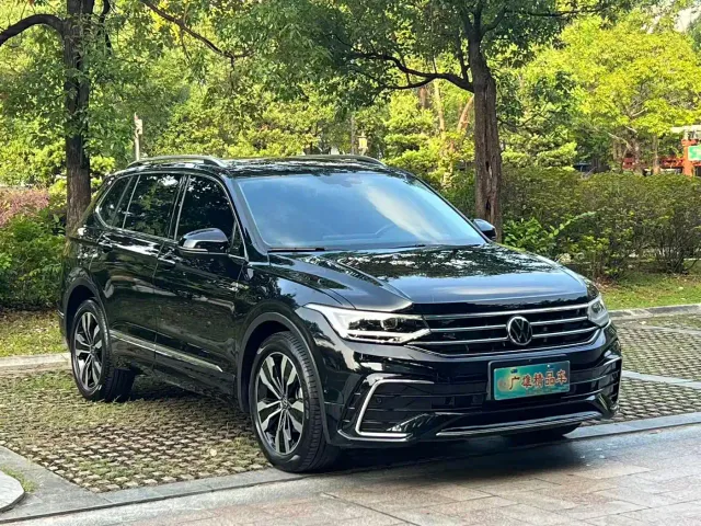 Volkswagen Tiguan L — Фото автомобиля 3