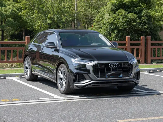 Audi Q8 — Фото автомобиля 2
