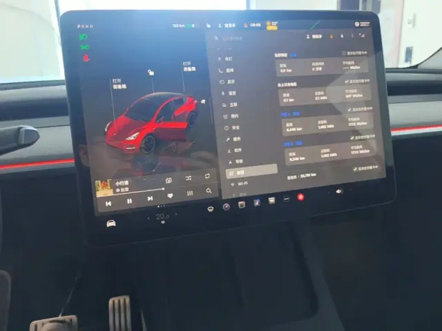 Tesla Model Y — Фото автомобиля 12