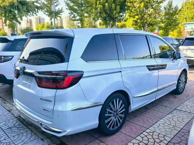 Honda Elysion — Фото автомобиля 9