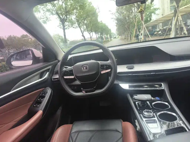 Changan Eado — Фото автомобиля 6