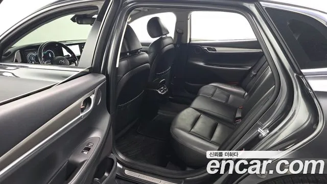 Hyundai Grandeur Новый Grandeur IG — Фото автомобиля 12