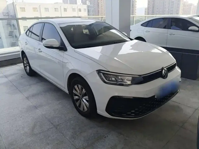 Volkswagen Lavida — Фото автомобиля 3