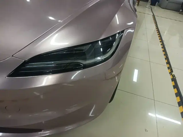 Tesla Model 3 — Фото автомобиля 23