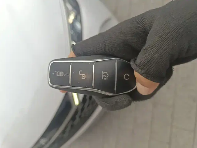 BYD Qin L — Фото автомобиля 8