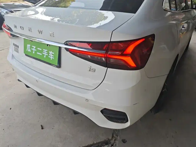 Roewe i5 — Фото автомобиля 7
