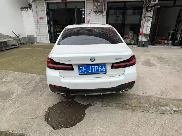 BMW 5 Series — Фото автомобиля 5