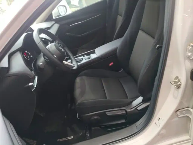 Mazda Axela — Фото автомобиля 14