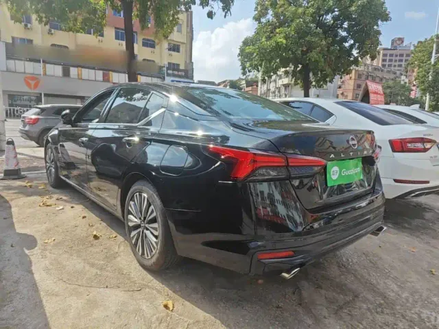 Nissan Teana — Фото автомобиля 4