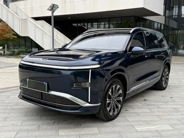 Фотография автомобиля — Wuling Starlight L