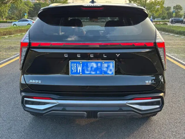 Geely Boyue L — Фото автомобиля 9