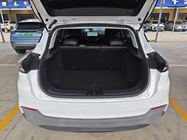 Geely Geometry C — Фото автомобиля 18