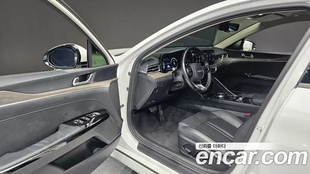 Kia K5 Generation 3 — Фото автомобиля 10
