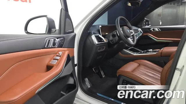 BMW X7 — Фото автомобиля 9