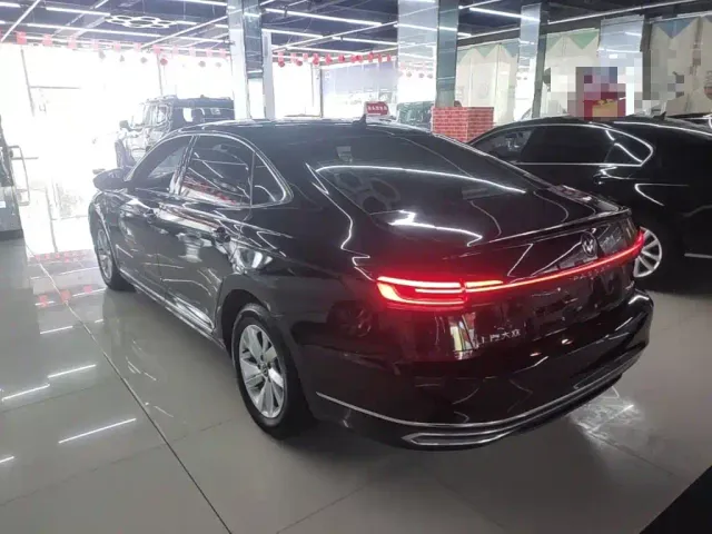 Volkswagen Passat — Фото автомобиля 4