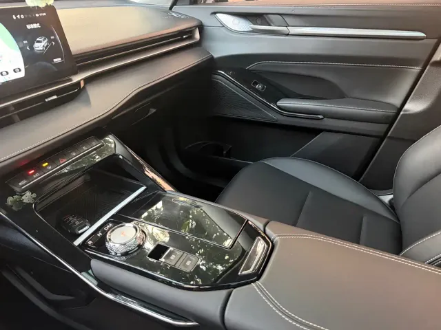Haval H6 — Фото автомобиля 10