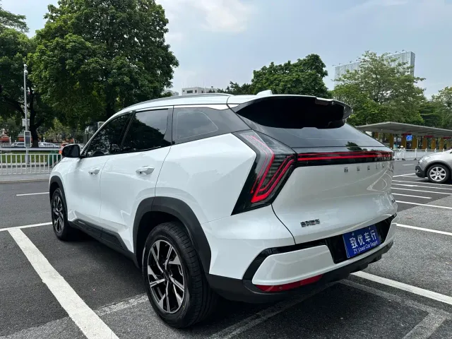 Geely Boyue L — Фото автомобиля 4