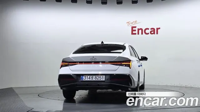 Hyundai AVANTE Новый Avante (CN7) — Фото автомобиля 2