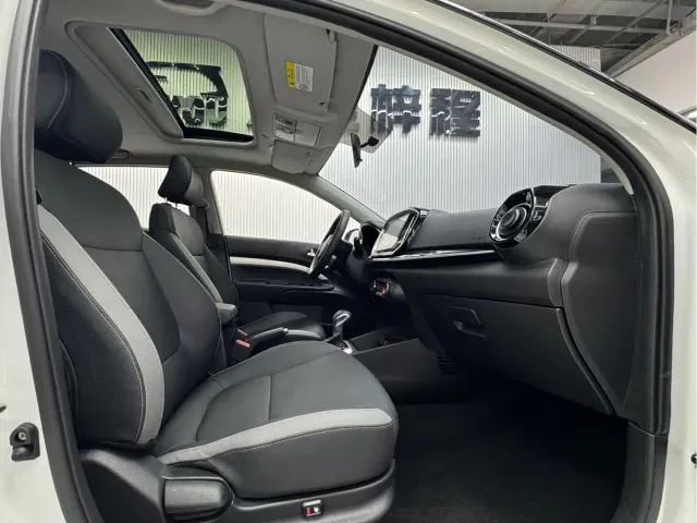 Kia KX1 — Фото автомобиля 10