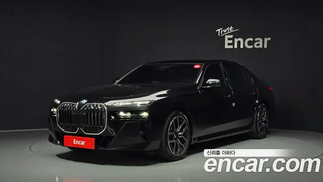 Фотография автомобиля — BMW 7 Series G70