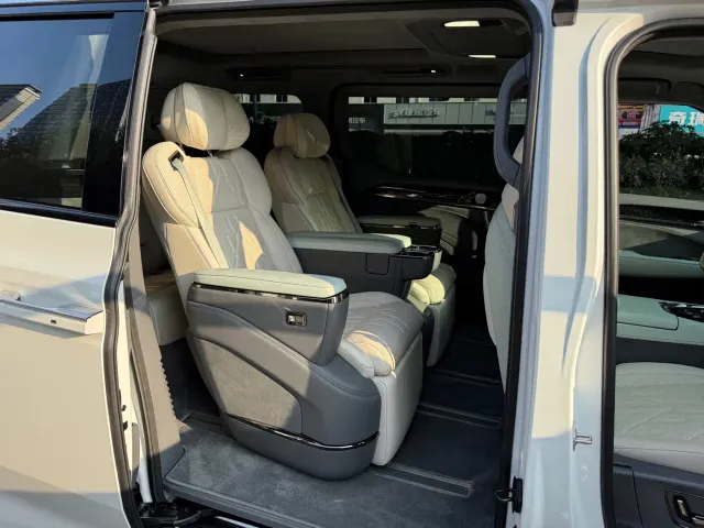 ZEEKR Zeekr 009 2024 6-seat Executive AWD 108kWh — Фото автомобиля 16