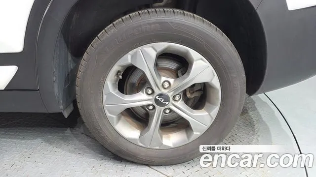 Kia Seltos Seltos Бензин 1.6 турбо 2WD — Фото автомобиля 21