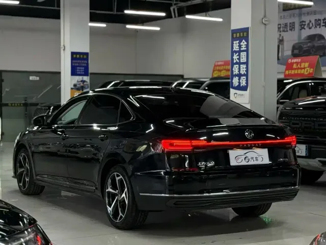 Volkswagen Passat — Фото автомобиля 5