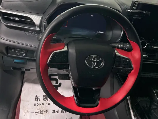 Toyota Highlander — Фото автомобиля 13