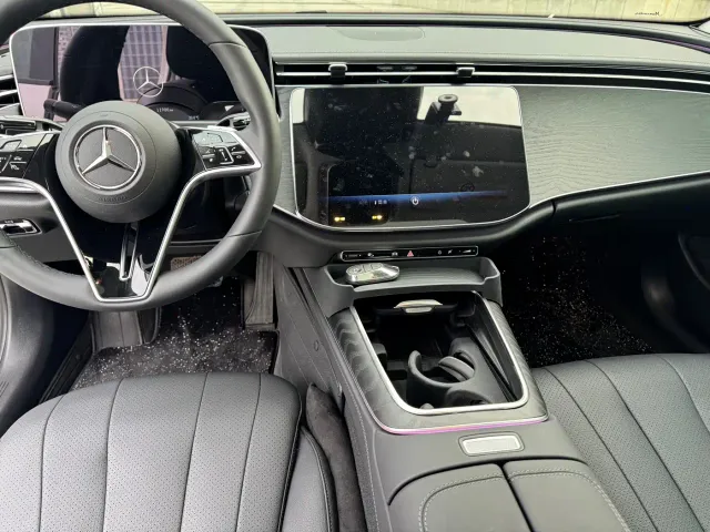 Mercedes-Benz E-Class — Фото автомобиля 6