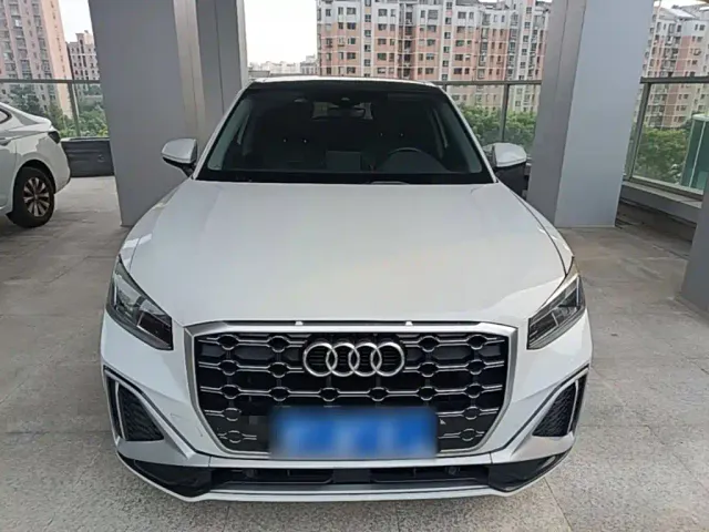 Audi Q2L — Фото автомобиля 2