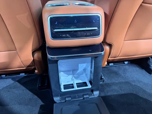 Li Auto L8 — Фото автомобиля 17
