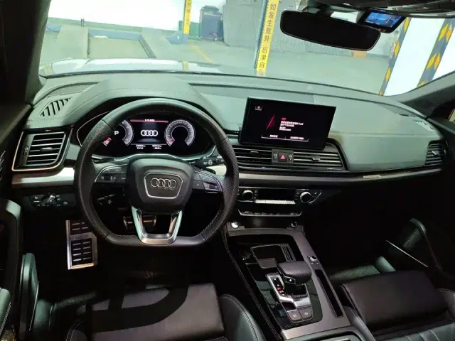 Audi Q5L — Фото автомобиля 5